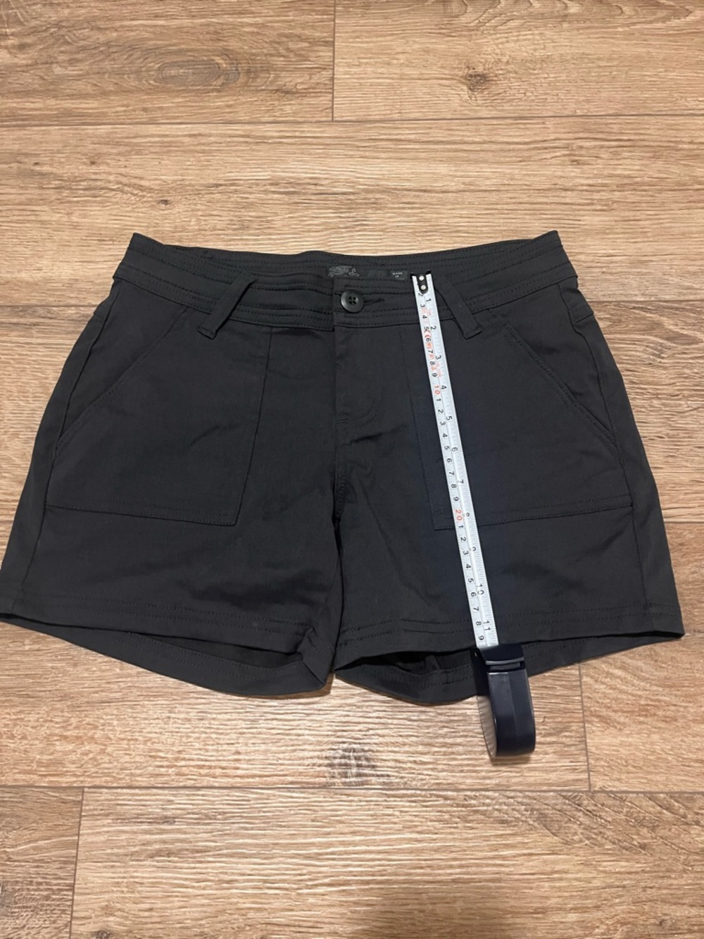 PRANA Olivia shorts in black - Picture 4 of 10